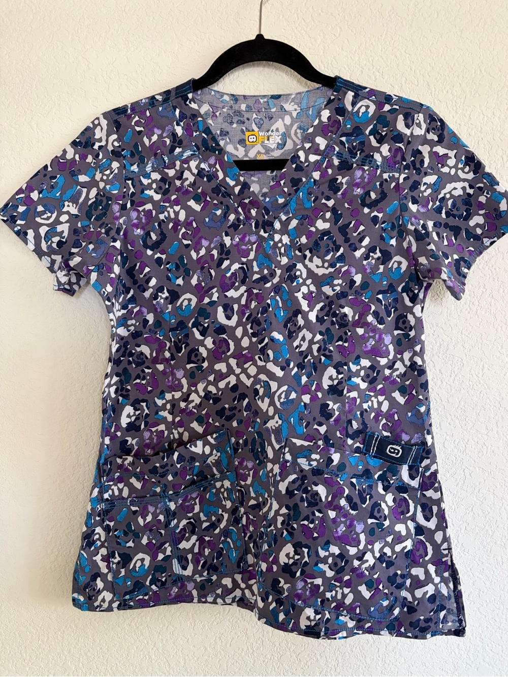 WonderWink Purple, Teal & Gray Leopard Print V-Neck Scrub Top